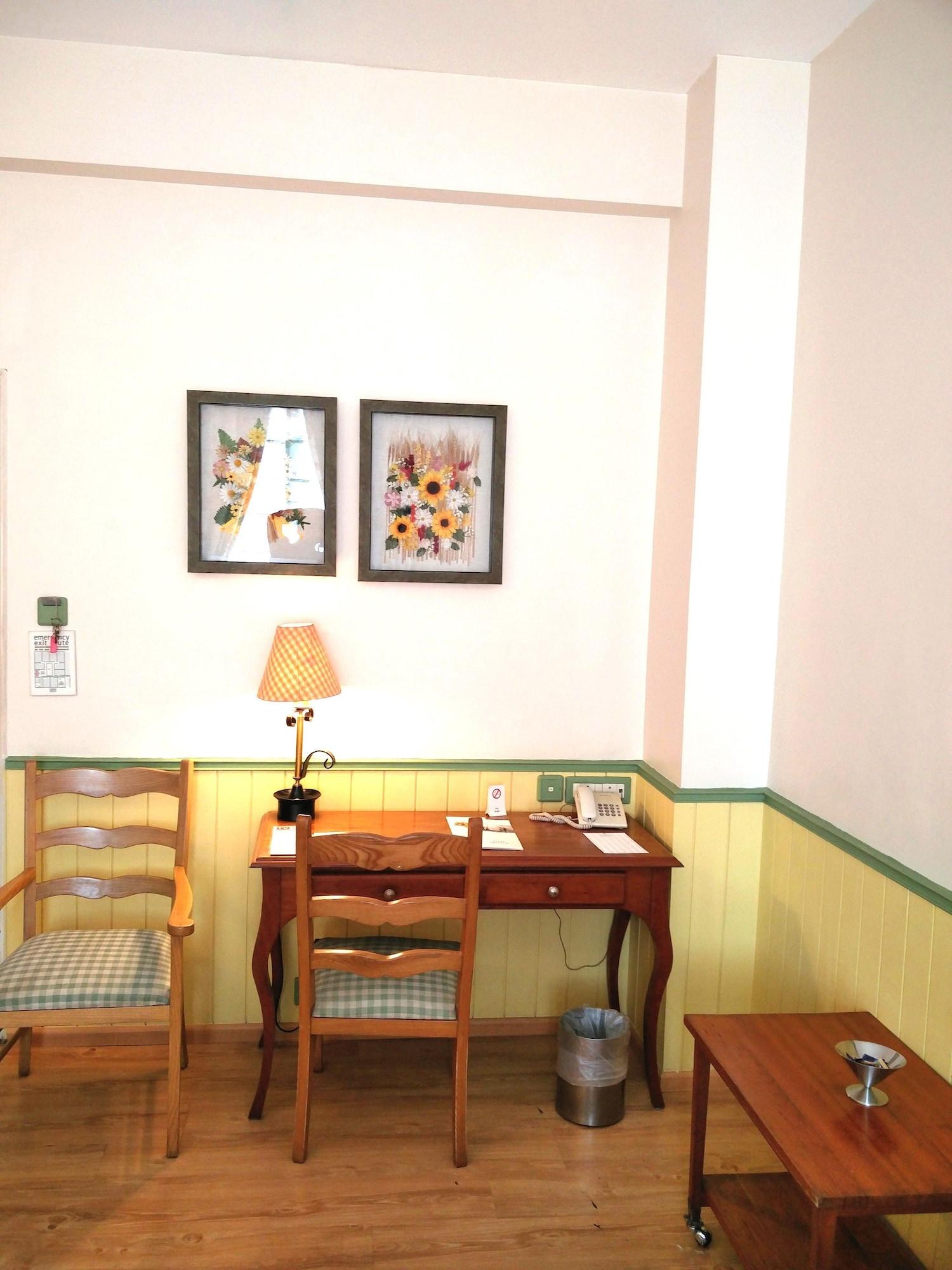 The Gordon House Hotel, Colaba Мумбай Екстериор снимка