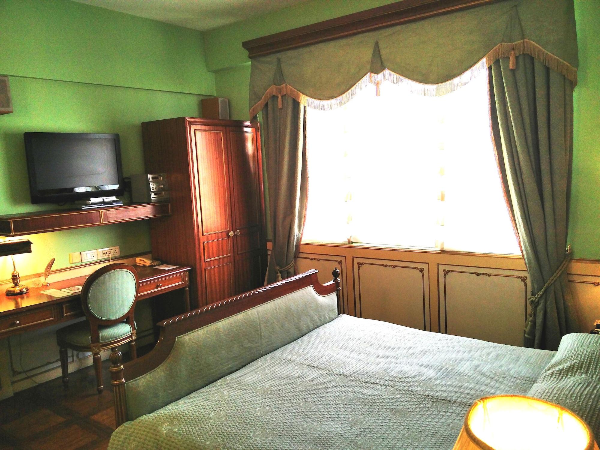The Gordon House Hotel, Colaba Мумбай Екстериор снимка