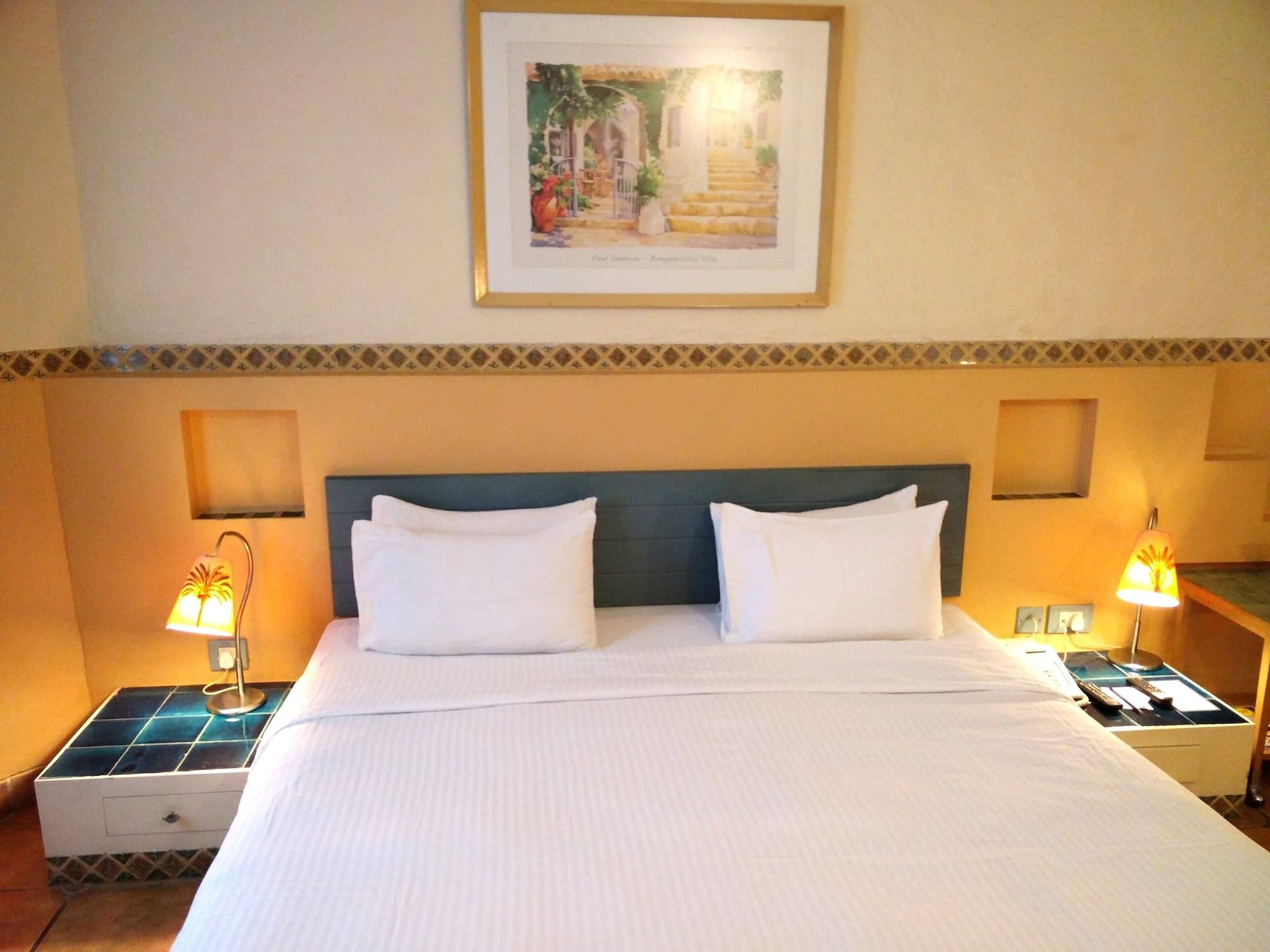The Gordon House Hotel, Colaba Мумбай Екстериор снимка