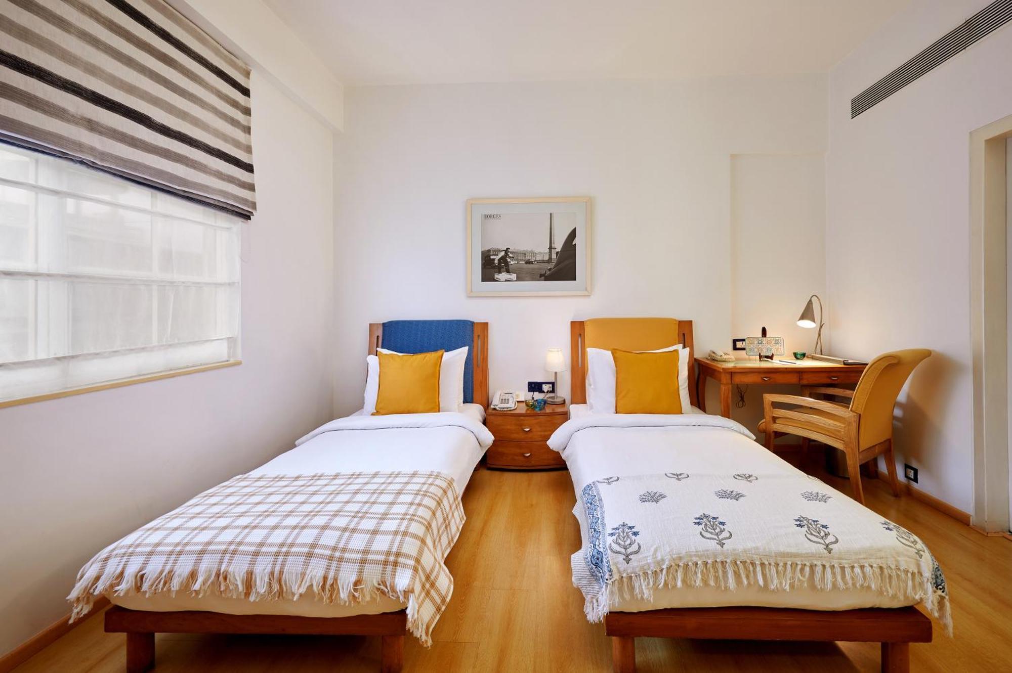 The Gordon House Hotel, Colaba Мумбай Екстериор снимка