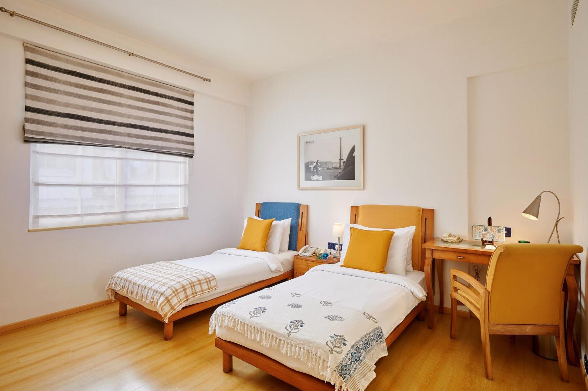 The Gordon House Hotel, Colaba Мумбай Екстериор снимка